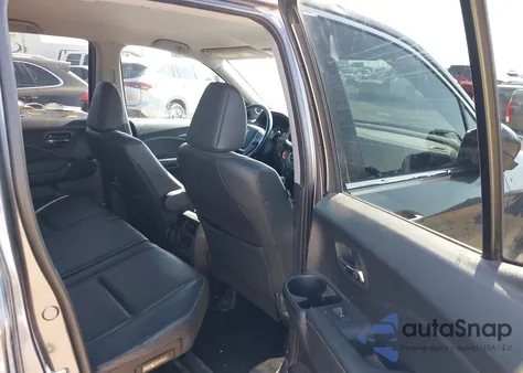 2017 Honda Ridgeline Rtl из США, поврежденный, VIN 5FPYK3F54HB015820